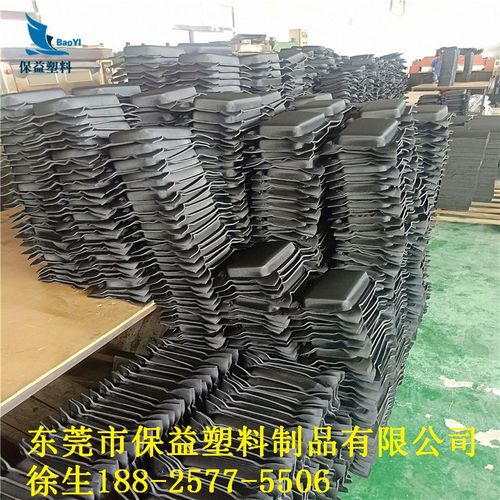 平切机,上胶机,直切机等,可以生产各种不同形状规格的海绵制品和包装